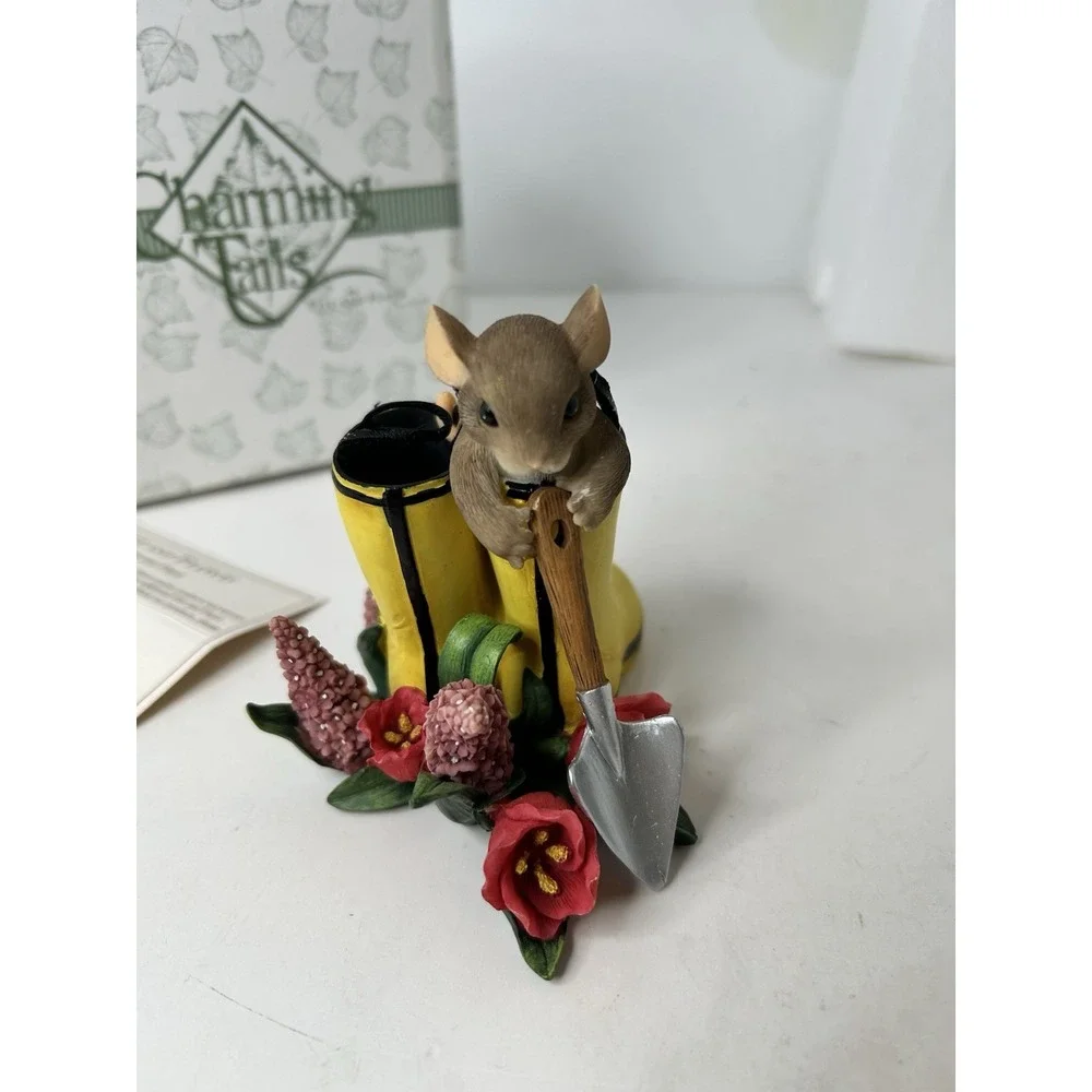 Charming Tails Fitz and Floyd Gardening Is Good For The Sole 88/136 EUC